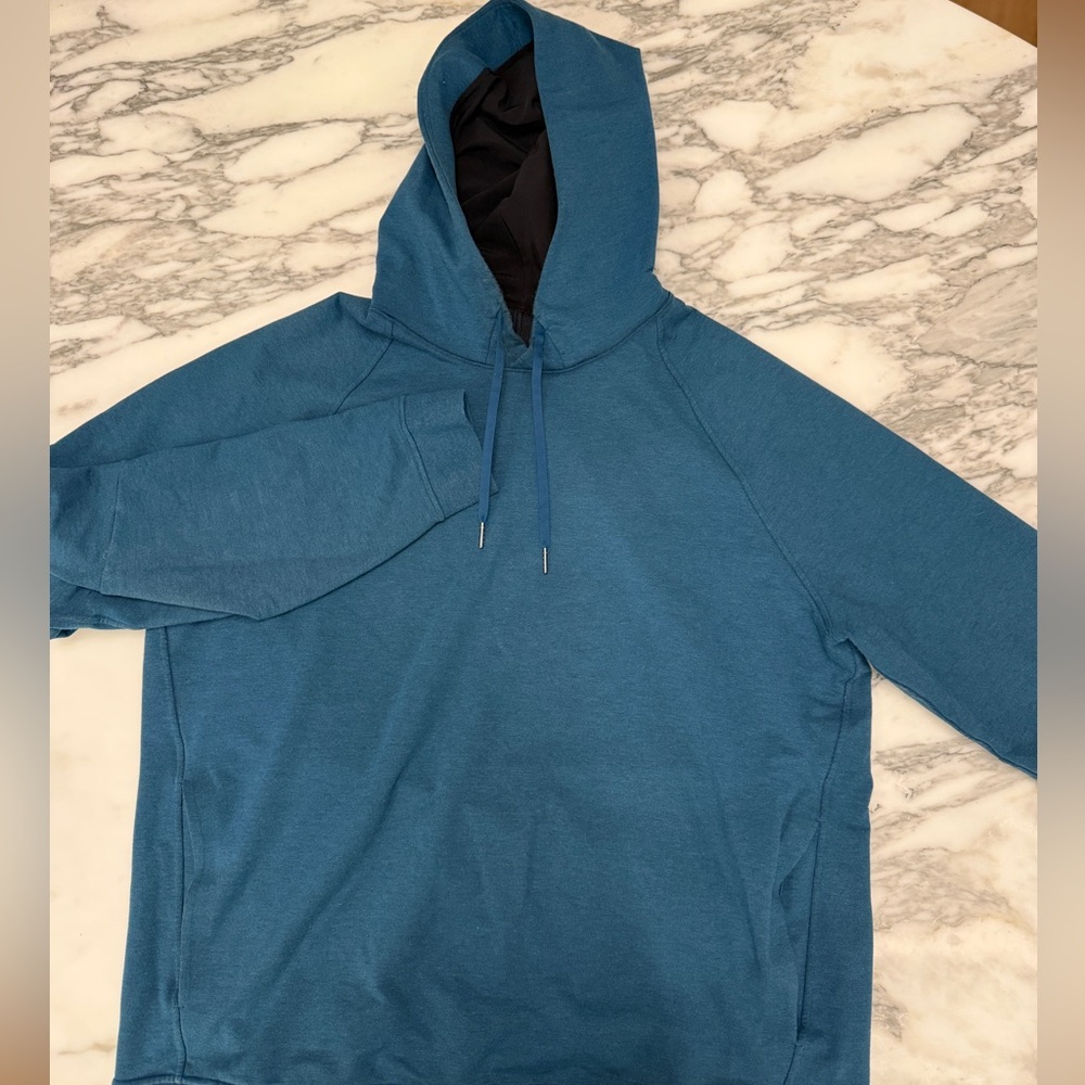 Lululemon XXL men’s hoodie
